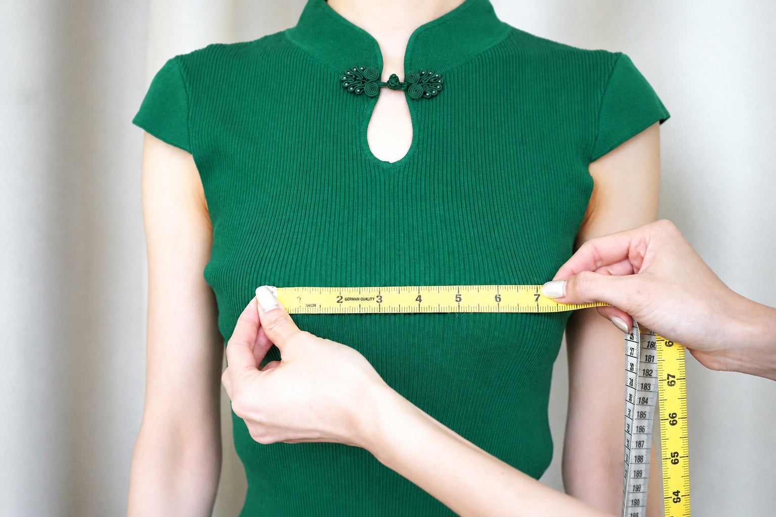 Measuring the distance between the two bust points