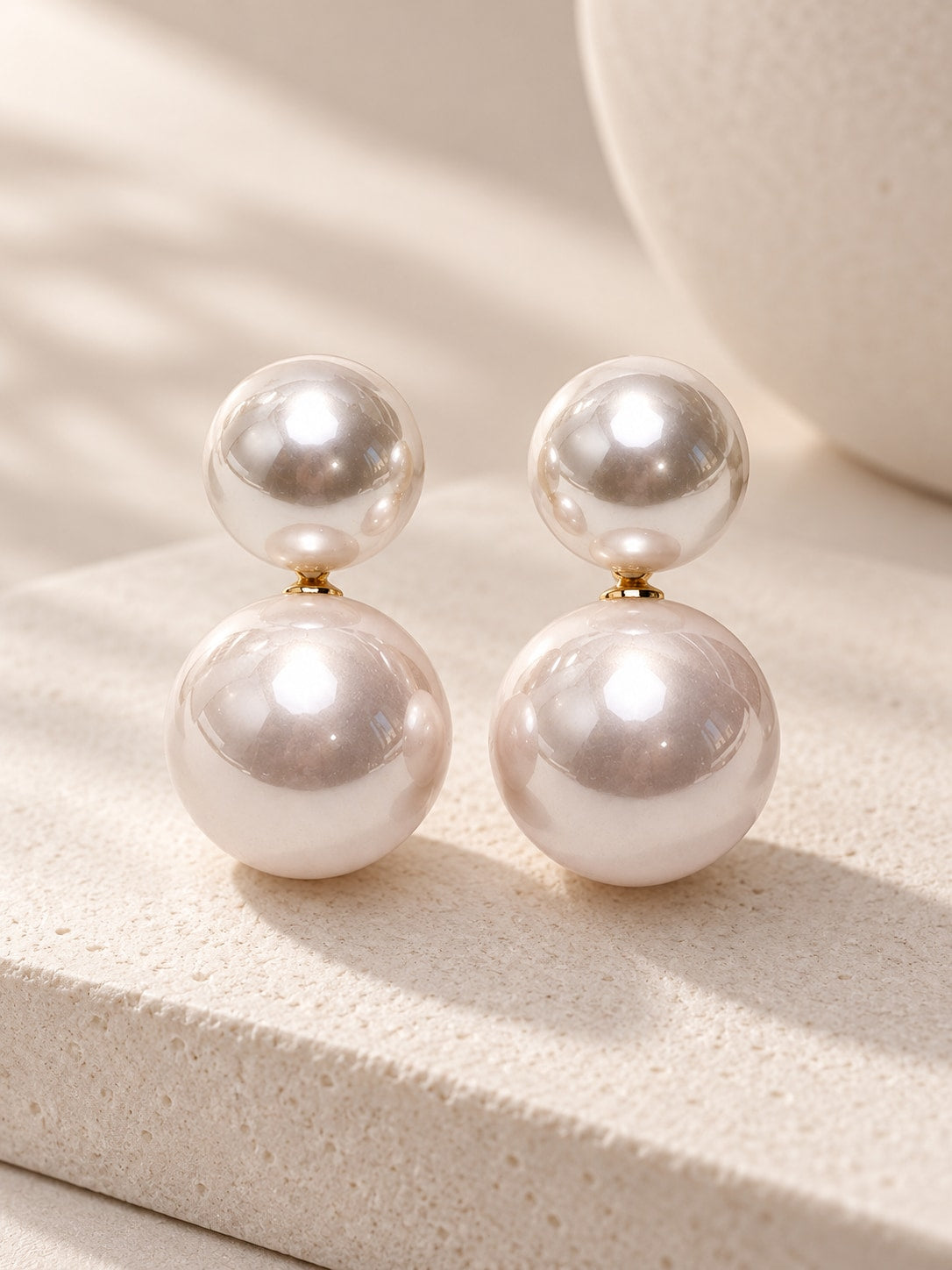 Color: White | White-5.jpg