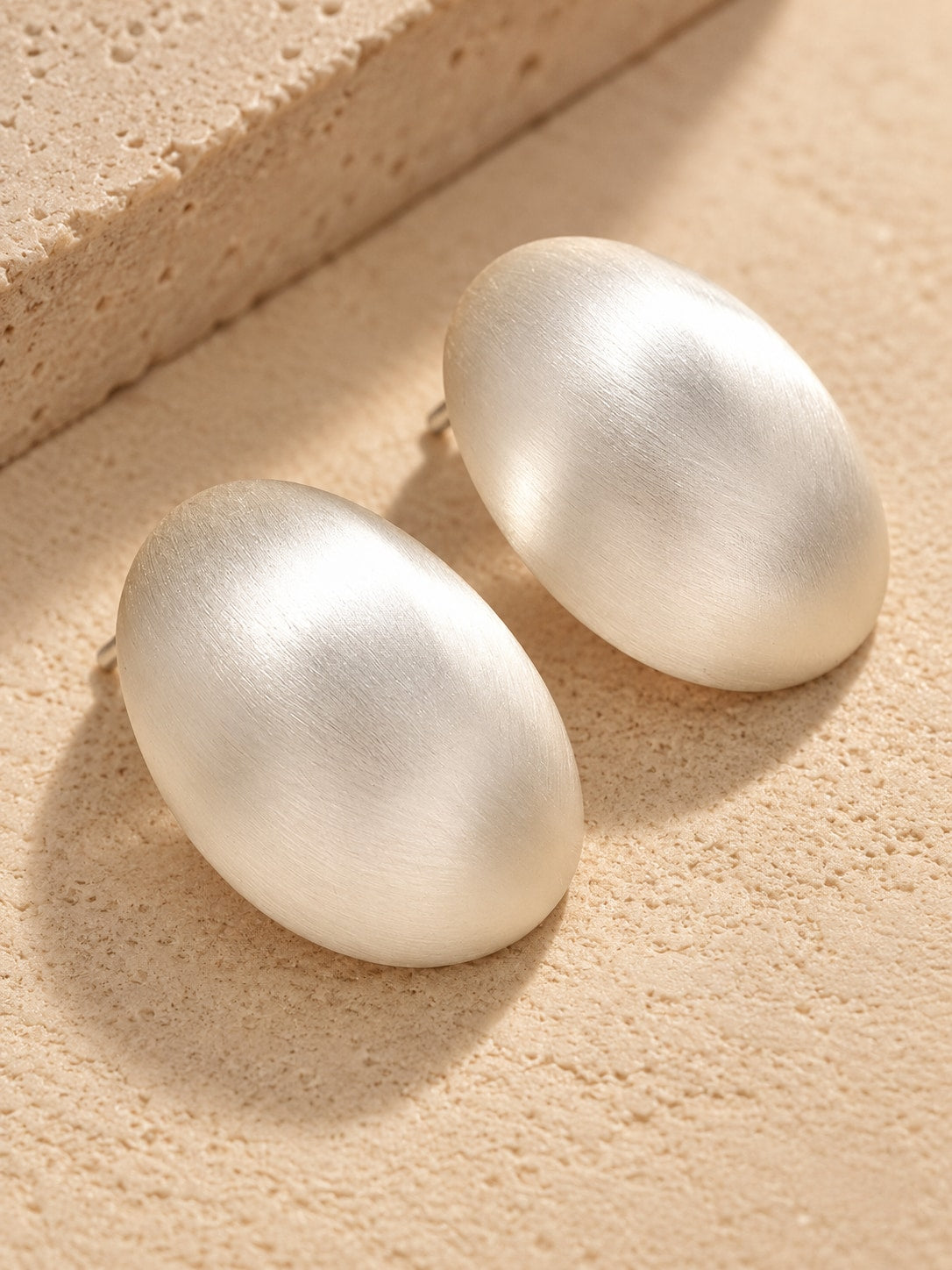 Color: White | White-5.jpg