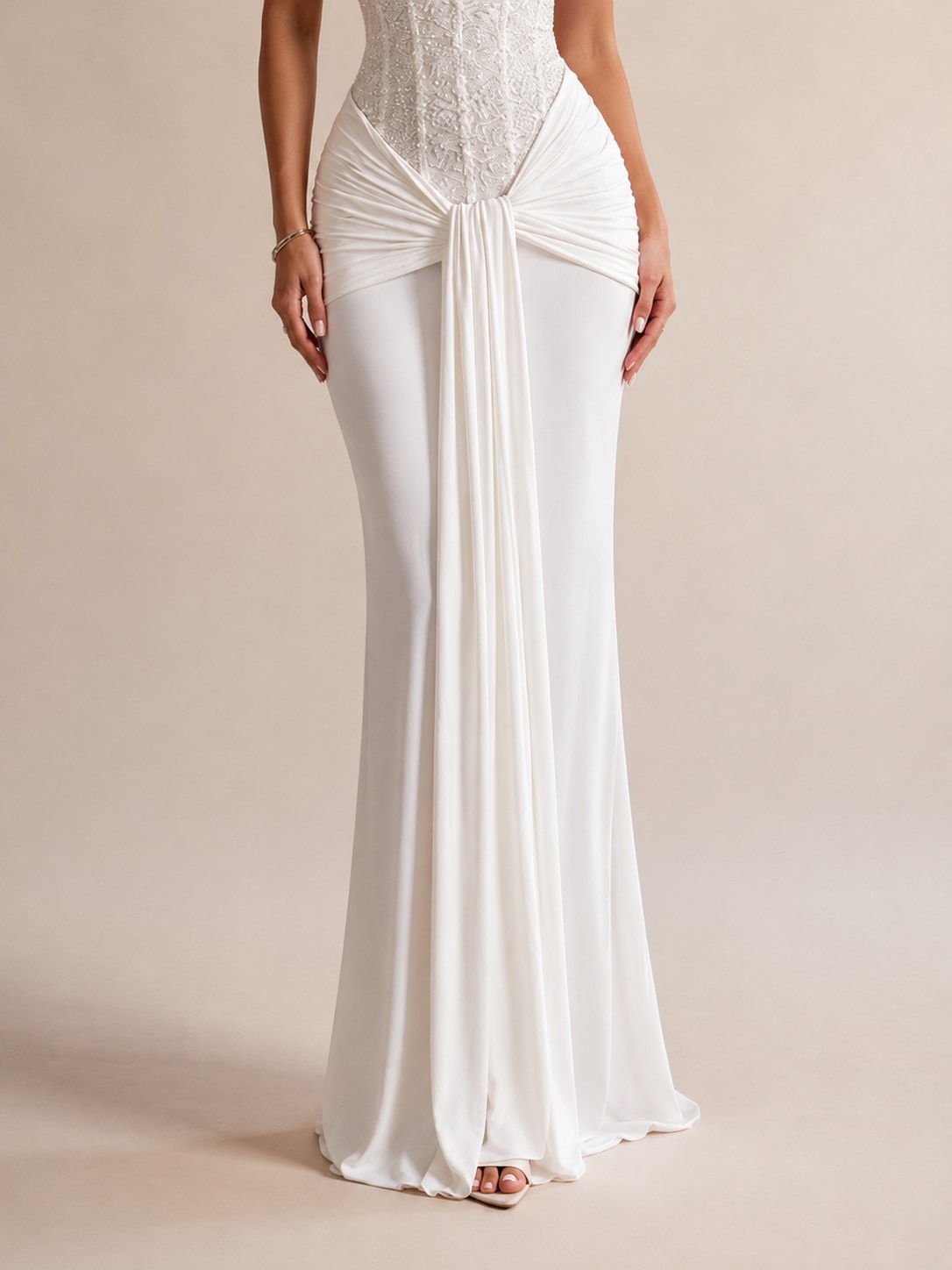 Color: White | White-7.jpg