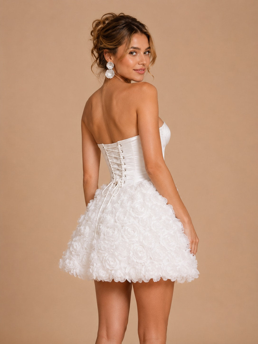 Color: White | White-7.jpg