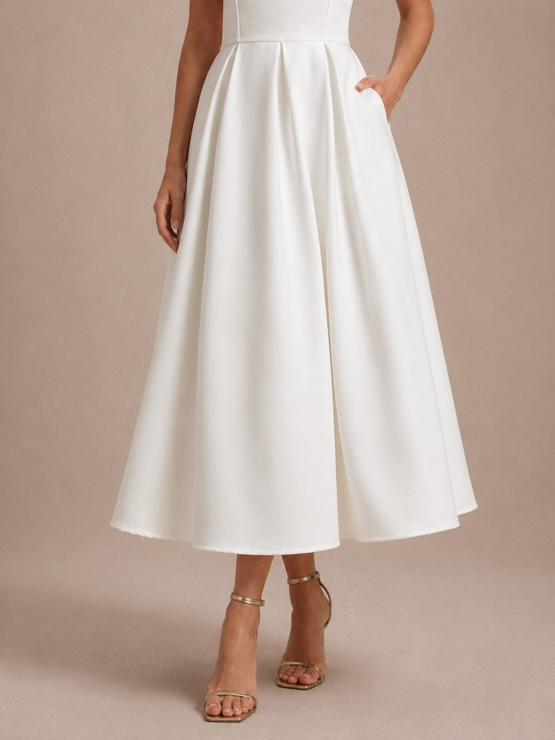 Color: White | White-7.jpg
