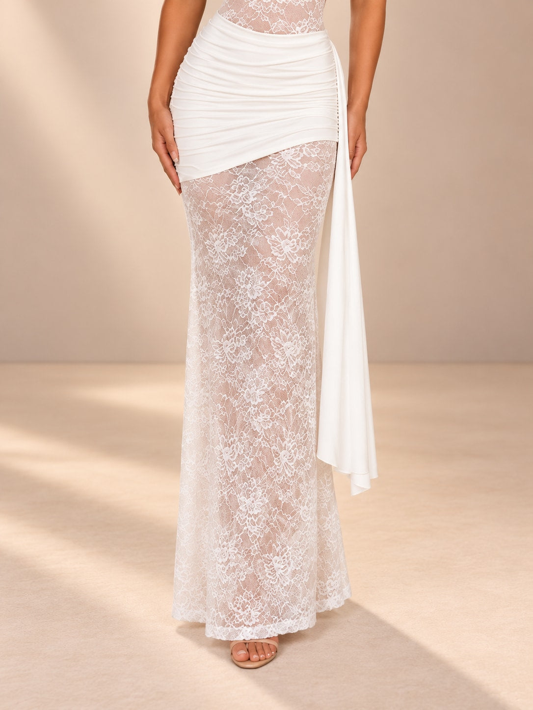 Color: White | White-7.jpg
