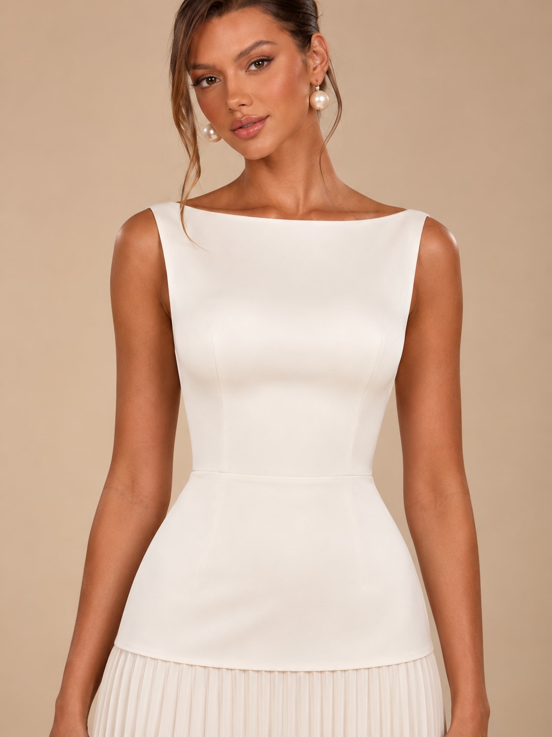 Color: White | White-7.jpg
