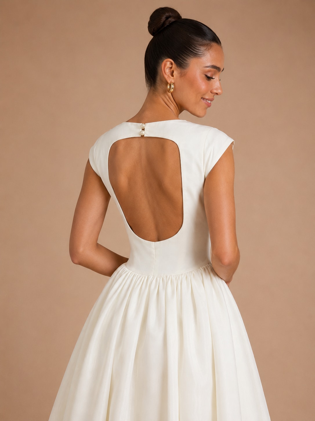 Color: White | White-8.jpg