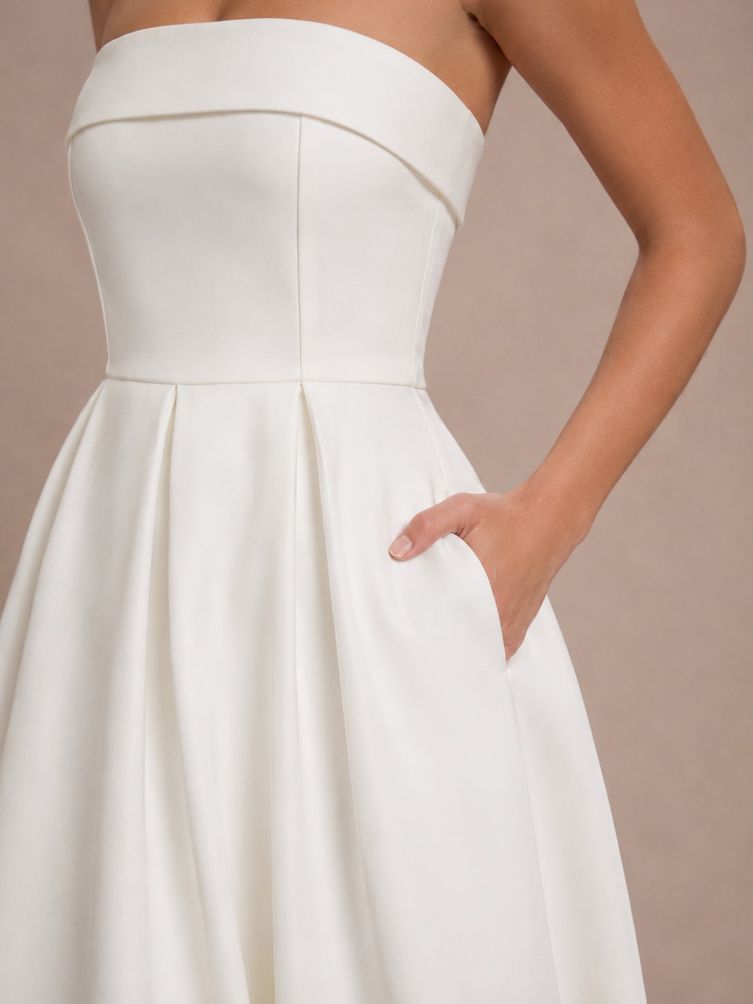 Color: White | White-8.jpg