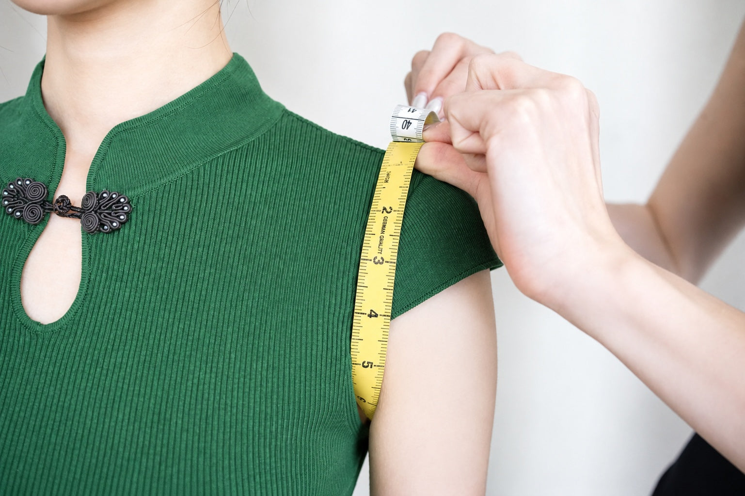 Measuring around the armhole